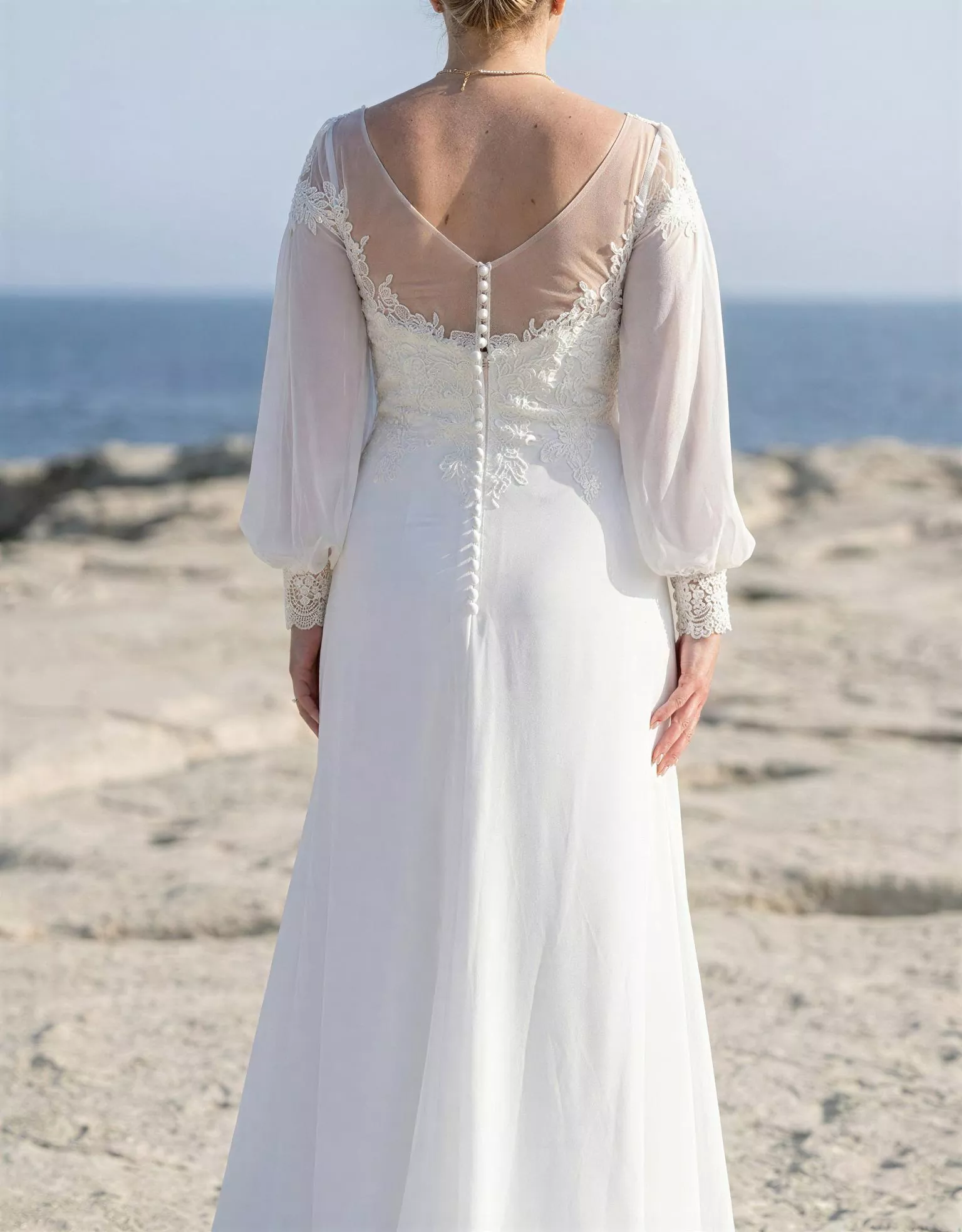 vestido-novia-eucalipto-atelierboheme-encaje-escoteenv-espaldaenv-atelierdebodas