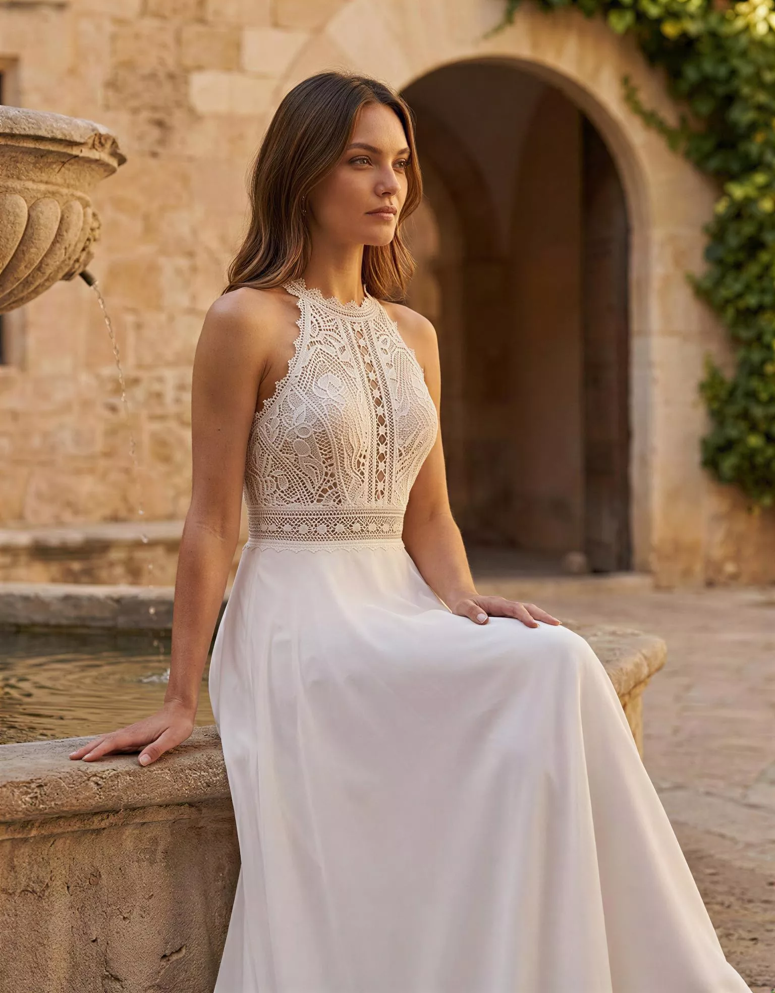 vestido-novia-carmelia-atelierromance-encaje-escoteenv-espaldaabierta-detalle-atelierdebodas