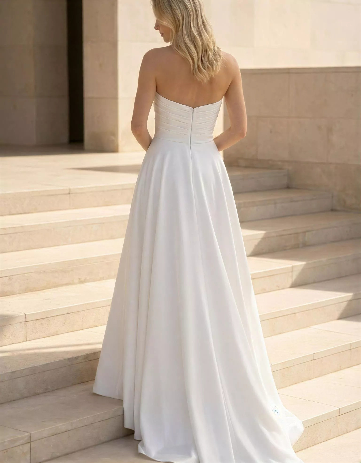 vestido-novia-tulipan-atelierromance-satén-escotecorazón-espaldarecta-espalda-atelierdebodas