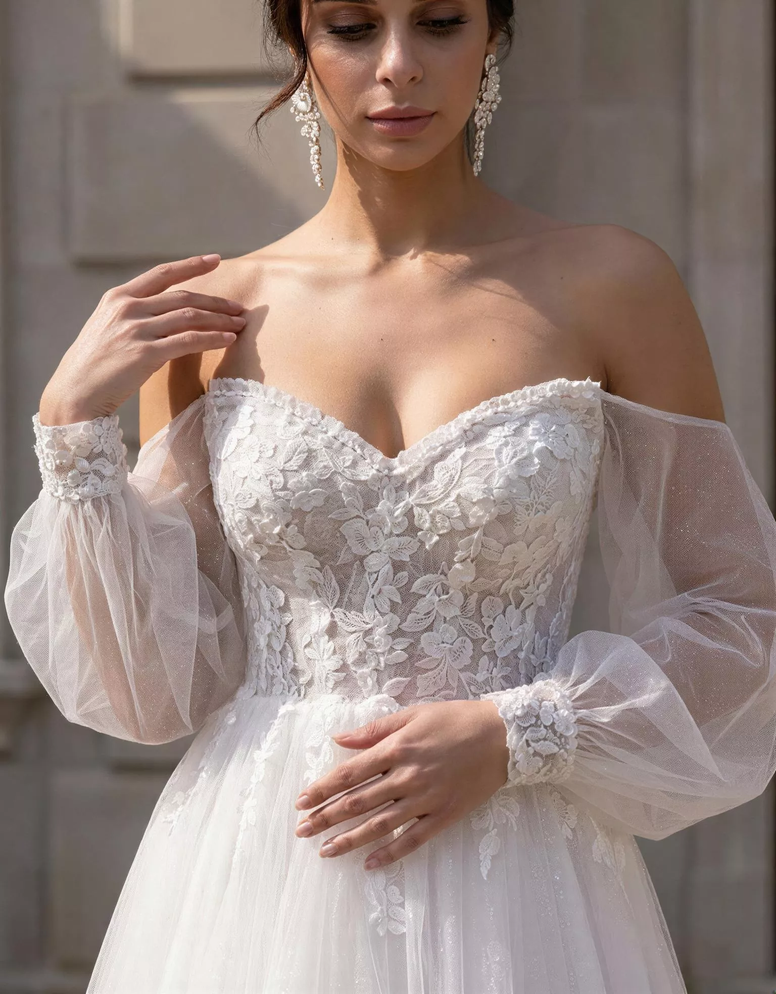 vestido-novia-linerd-atelierboheme-encaje-escoteenv-espaldacorsé-atelierdebodas
