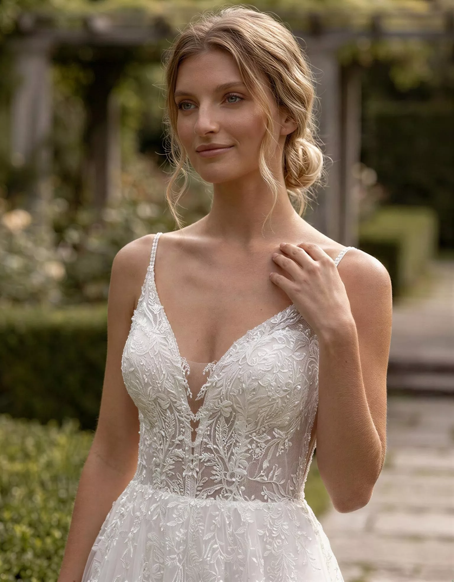 vestido-novia-liriana-atelierboheme-encaje-escoteenv-espaldaenv-atelierdebodas