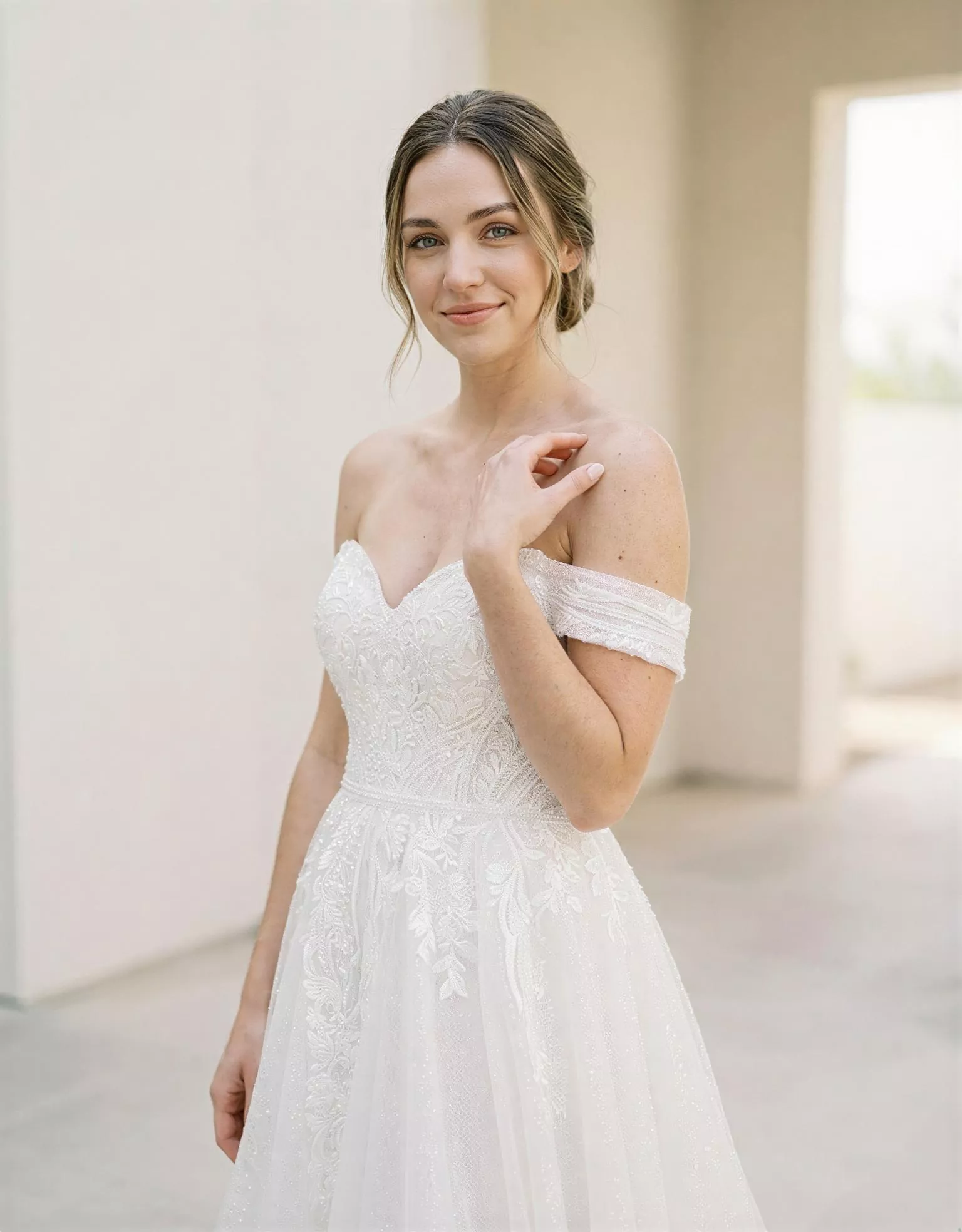 vestido-novia-deyman-ateliercouture-encaje-escoteenv-espaldacorsé-detalle-atelierdebodas