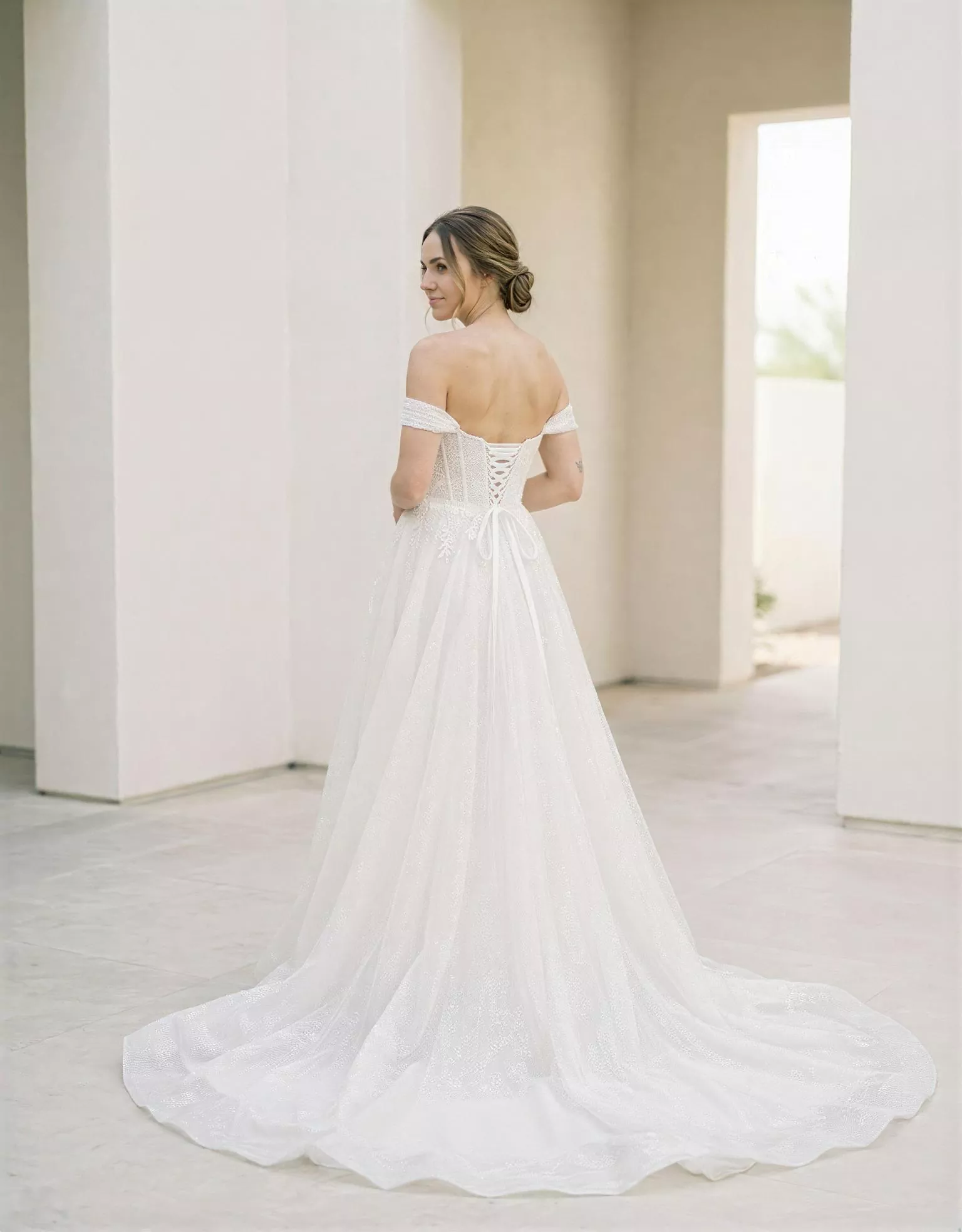 vestido-novia-deyman-ateliercouture-encaje-escoteenv-espaldacorsé-espalda-atelierdebodas