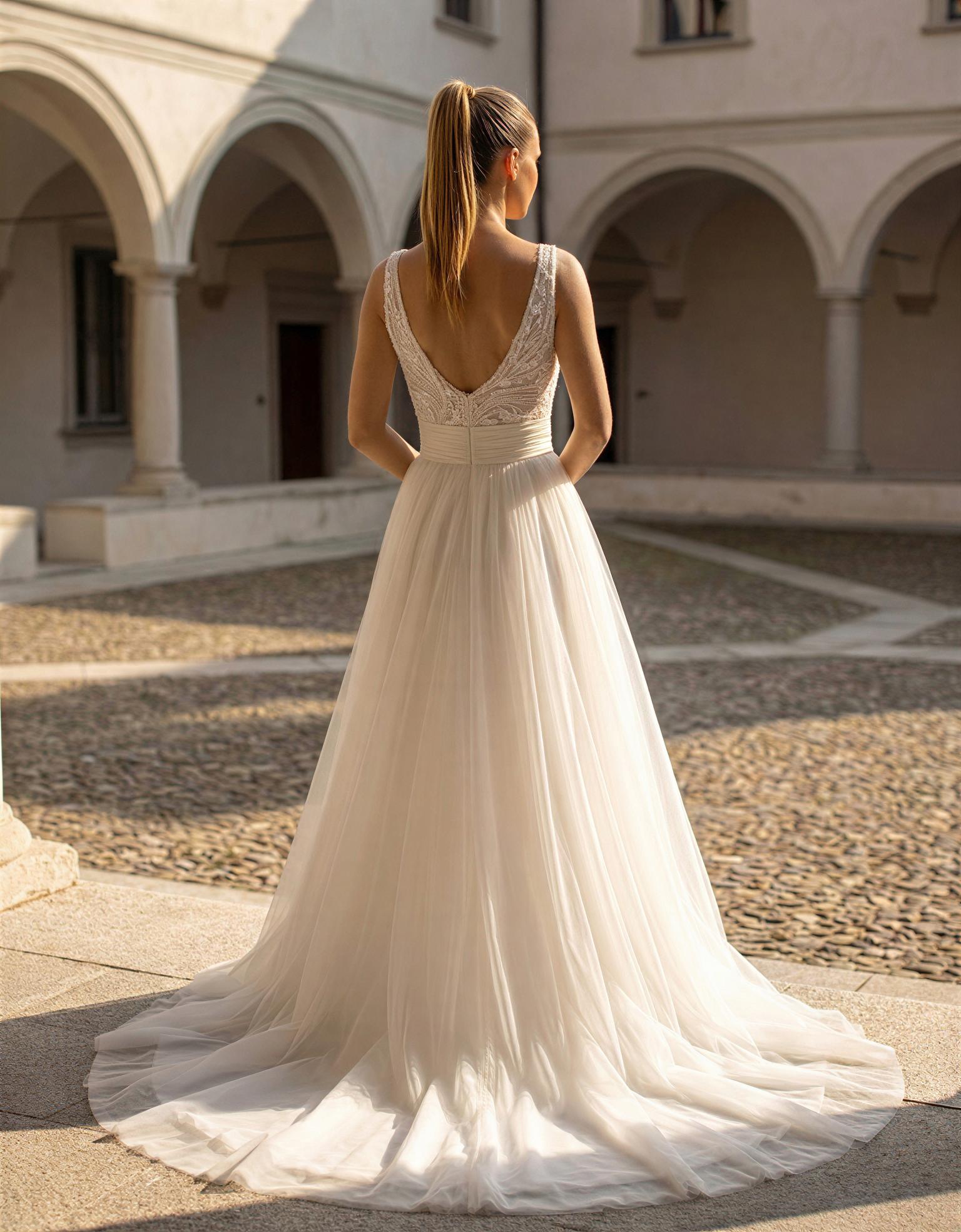 vestido-novia-durban-atelierromance-encaje-escoteenv-espaldaenu-espalda-atelierdebodas