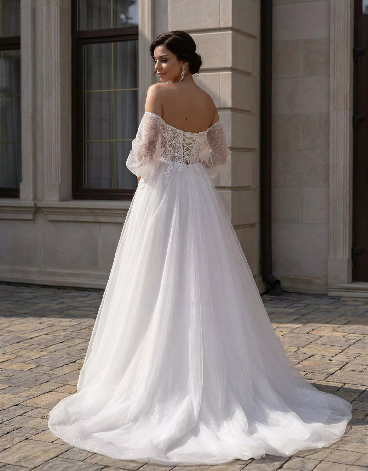 vestido-novia-linerd-atelierboheme-encaje-escoteenv-espaldacorsé-espalda-atelierdebodas