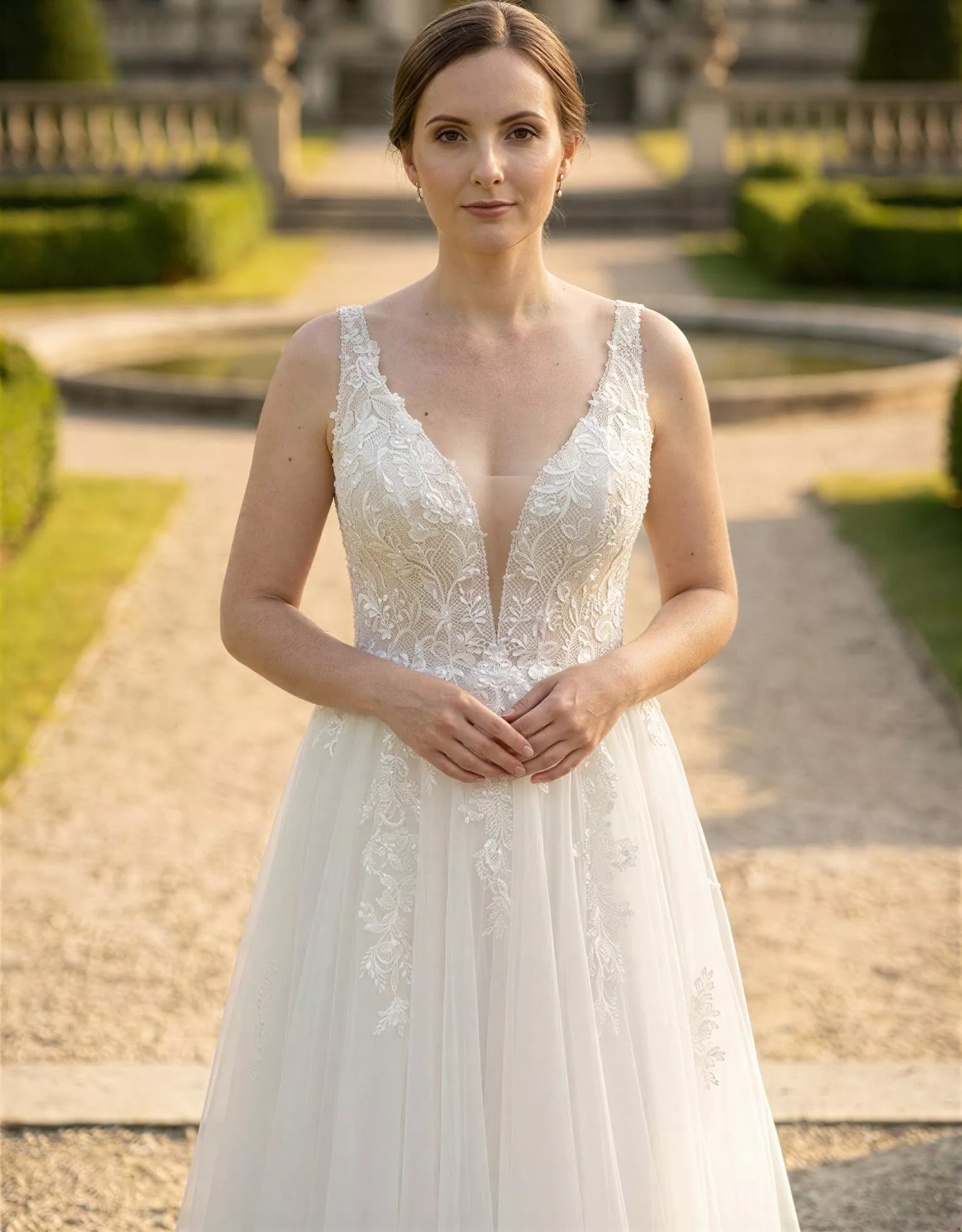 vestido-novia-lobired-ateliercouture-encaje-escoteenv-espaldaenv-detalle-atelierdebodas