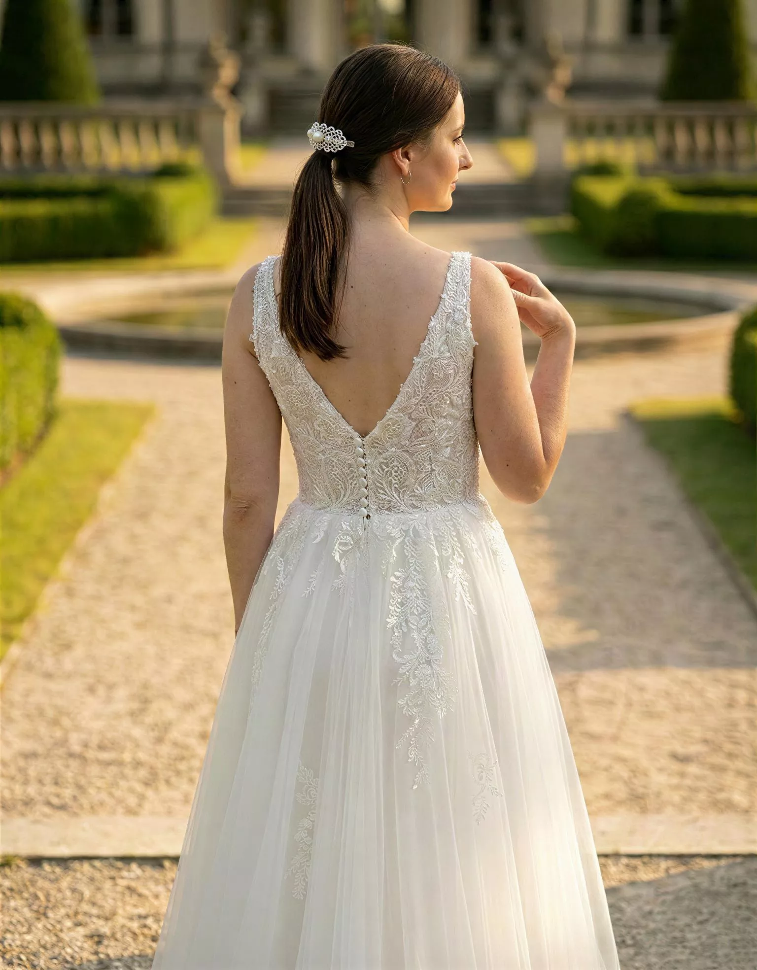 vestido-novia-lobired-ateliercouture-encaje-escoteenv-espaldaenv-detalleespalda-atelierdebodas