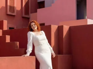 vestido-novia-ysmara-ateliermadonna-satén-escoterecto-espaldacerrada-editorial-atelierdebodas