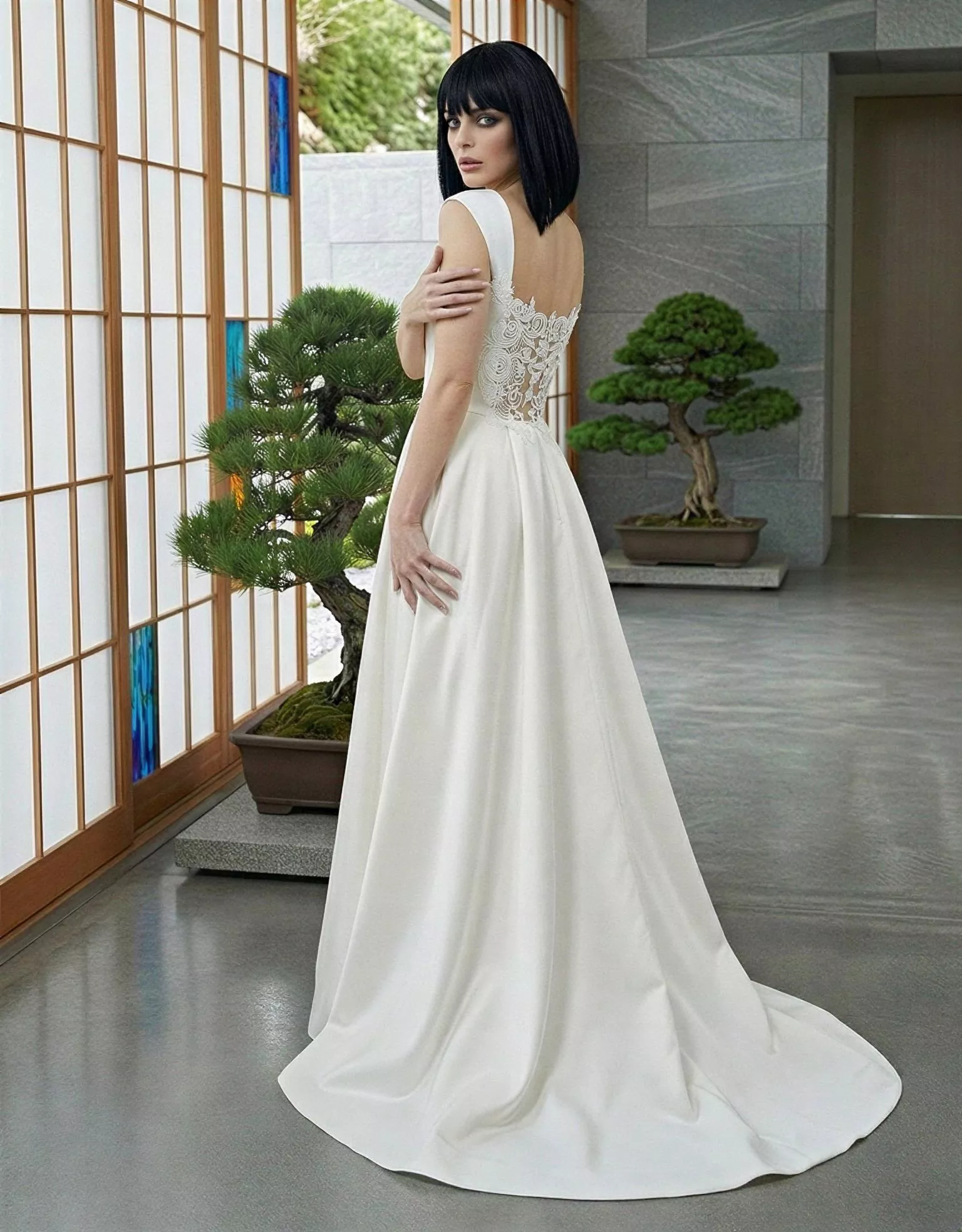 Vestido de Novia Jasmine pose espalda escote barco espalda cuadrada encaje corte A Atelier Essential