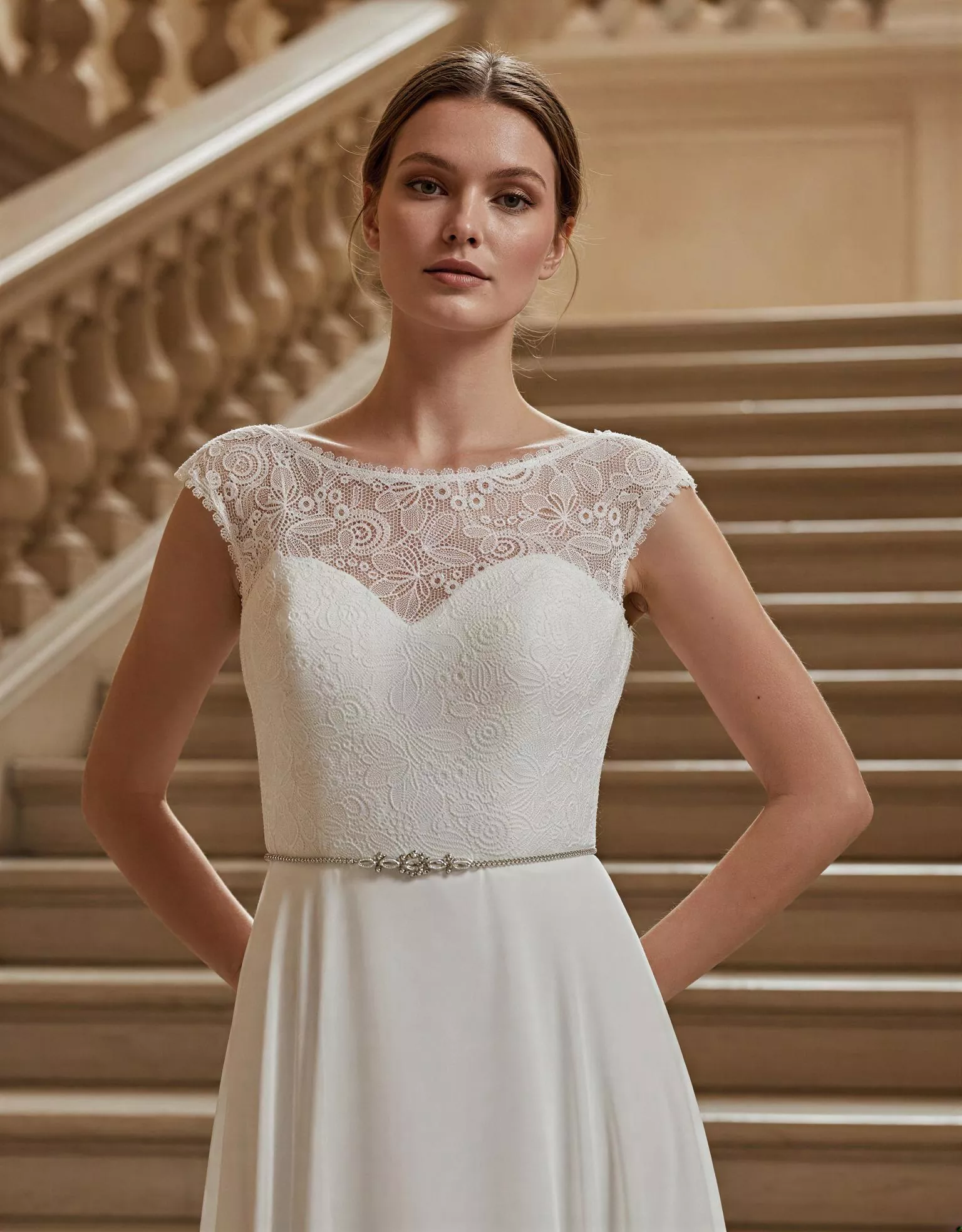 vestido-novia-Tiffany-atelierBoheme-encaje-escotecorazón-espaldacerrada-atelierdebodas