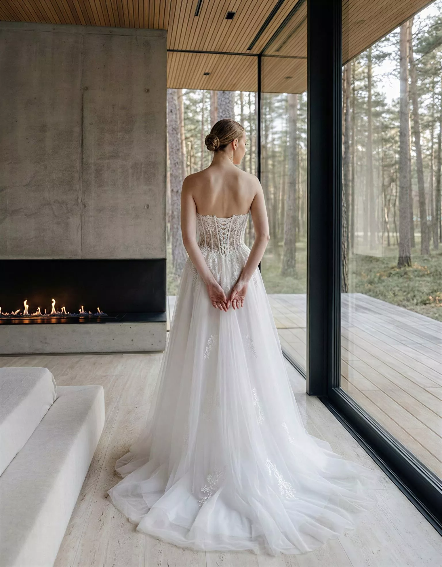 vestido-novia-charlotte-atelieressential-encaje-escotecorazón-espaldacorsé-atelierdebodas