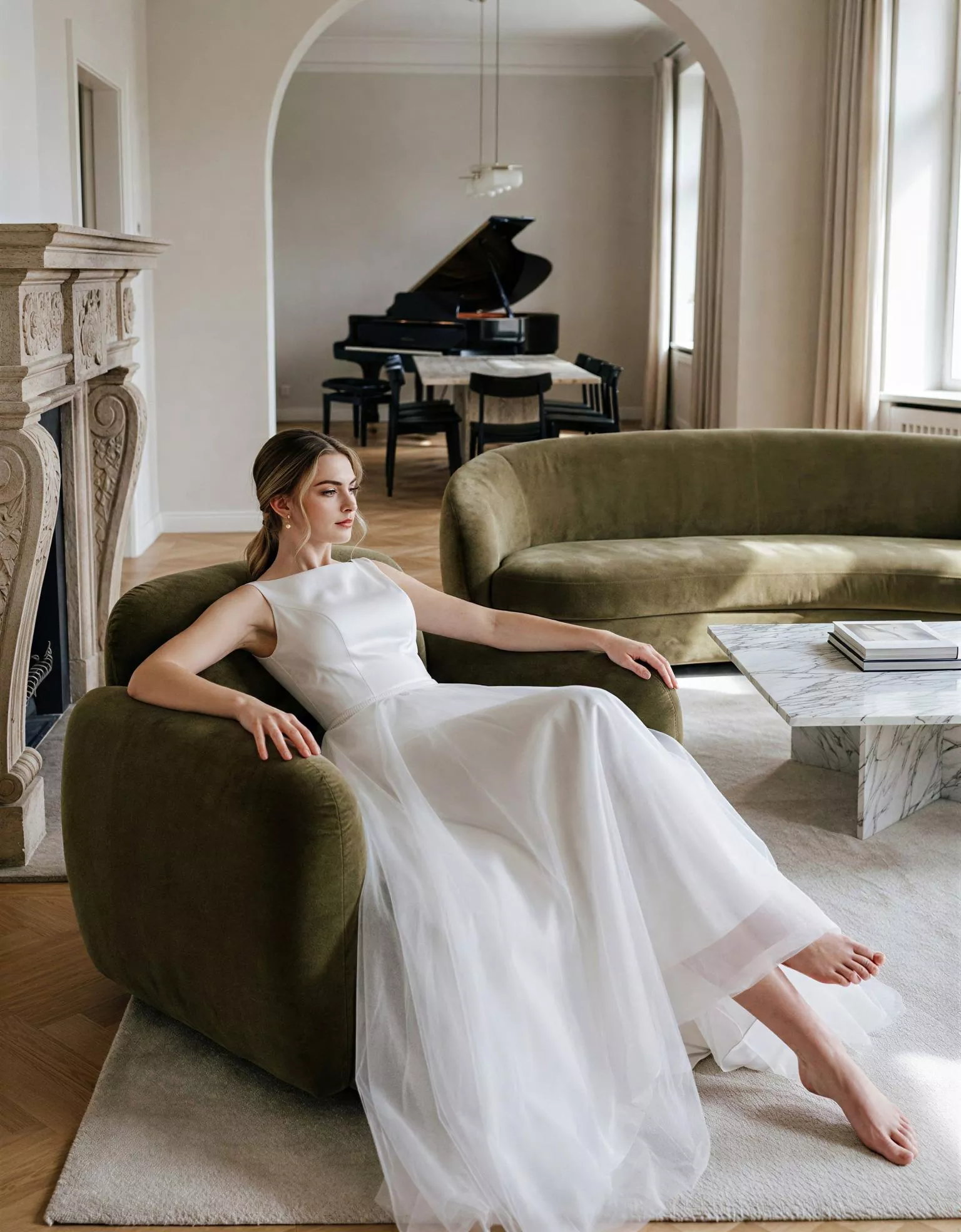 vestido-novia-elis-atelieressential-gasa-escotecerrado-espaldaenv-frente-atelierdebodas