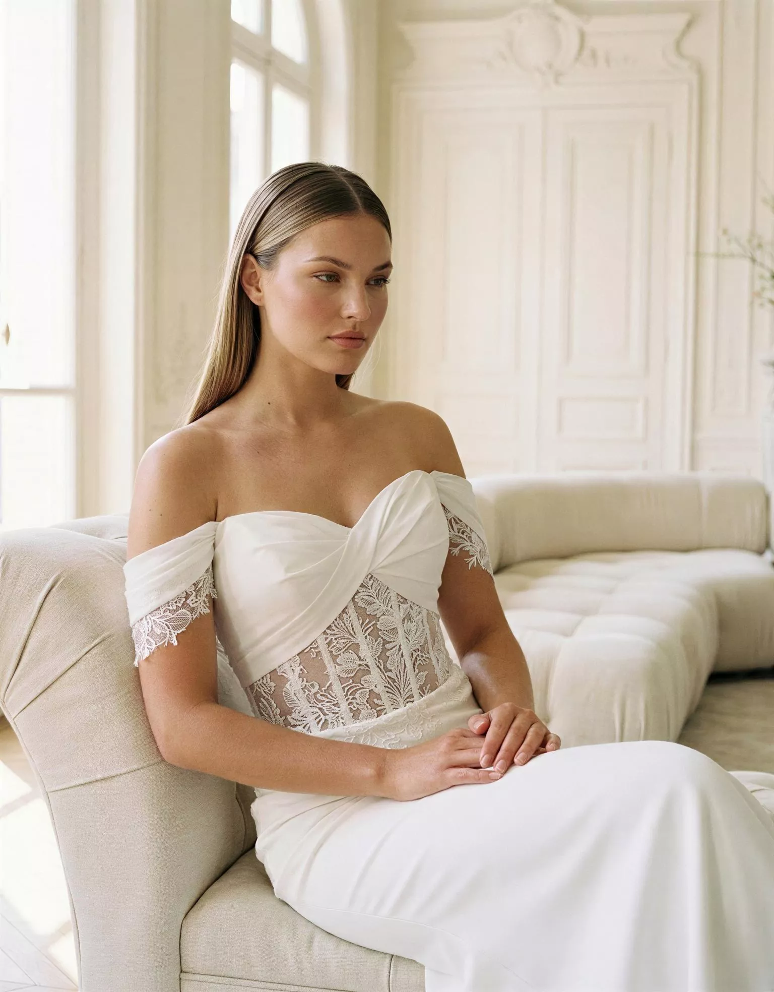 vestido-novia-halima-ateliercouture-encaje-escotecorazón-espaldarecta-detalle-atelierdebodas