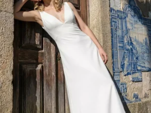 vestido-novia-hamiltoni-atelieressential-crepé-escoteenv-espaldacerrada-editorial-atelierdebodas