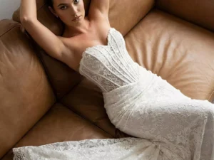 vestido-novia-havanna-atelierboheme-encaje-escotecorazón-espaldaenv-editorial-atelierdebodas