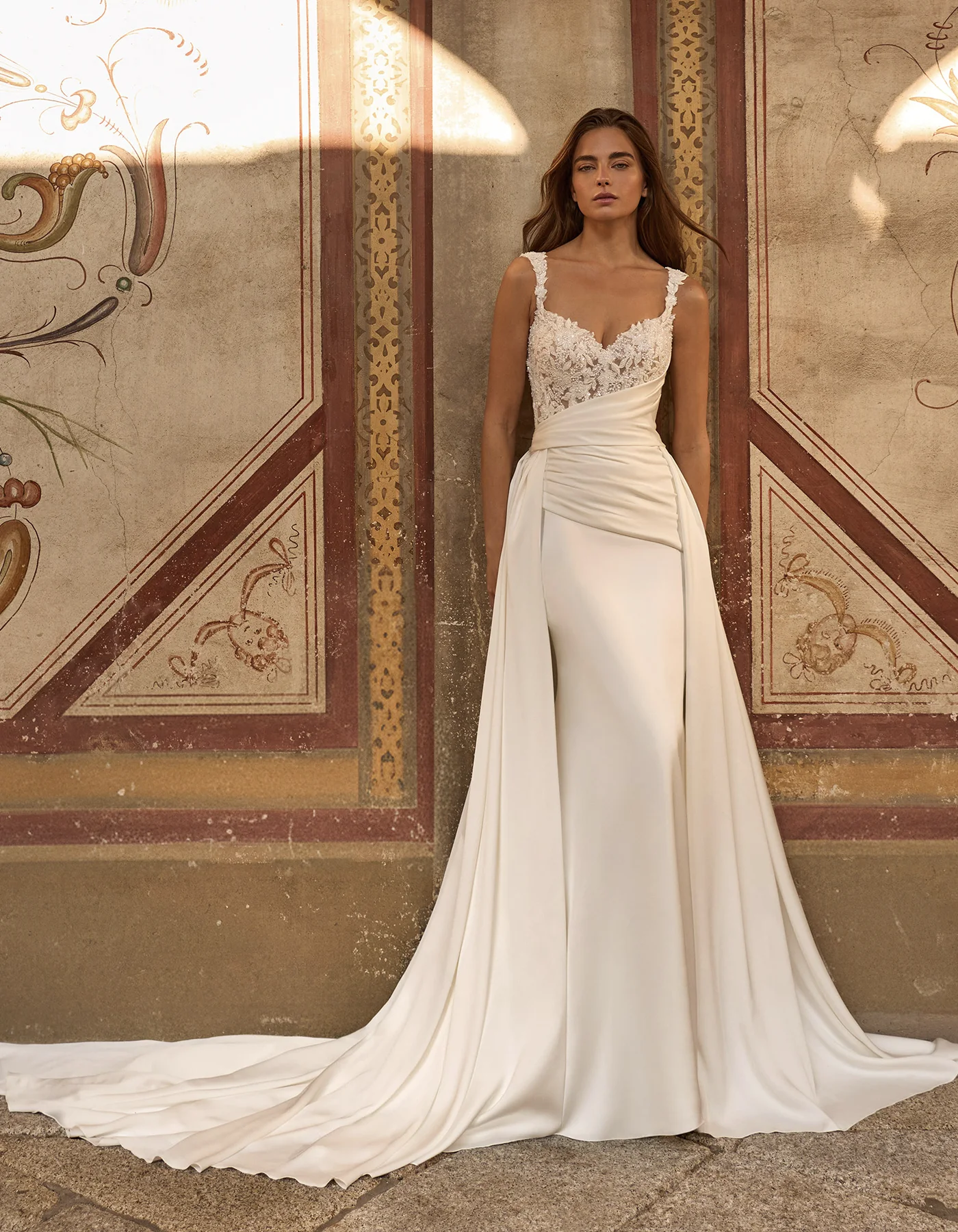 vestido-novia-hebe-albertopalatchi-encaje-escotecorazón-espaldarecta-editorial-atelierdebodas