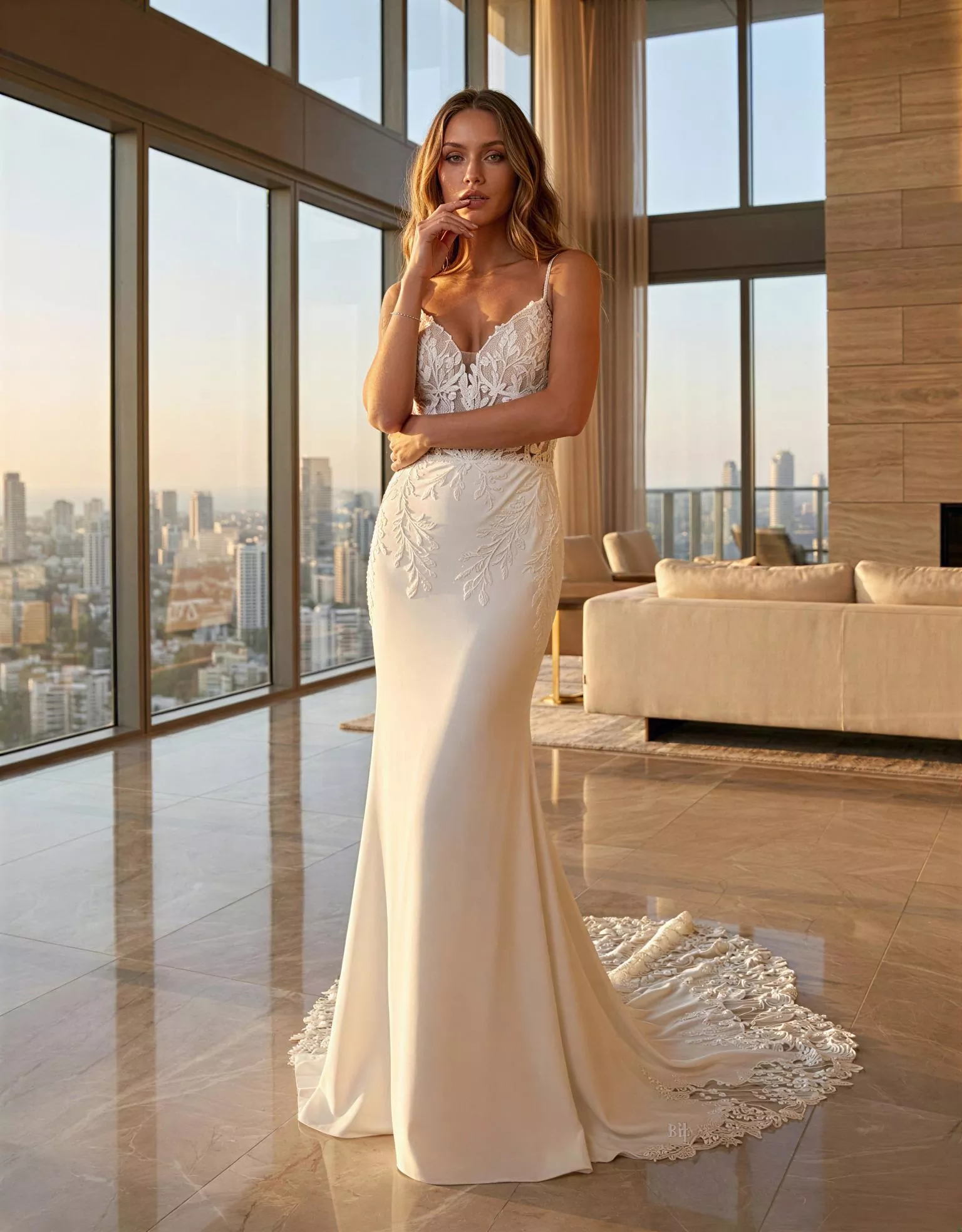 vestido-novia-honessia-atelierromance-encaje-escotecorazón-espaldaenu-frente-atelierdebodas