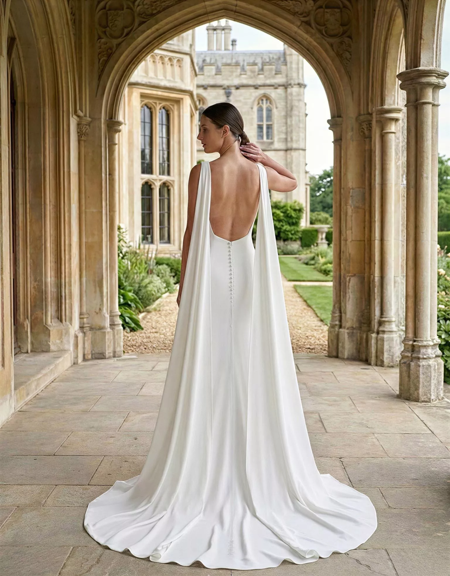 vestido-novia-hyderabat-atelierboheme-crapé-escoteenv-espaldaabiertaenu-atelierdebodas