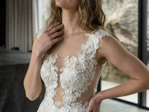 vestido-novia-leo-atelierromance-encaje-escoteenv-espaldaenv-detalle-atelierdebodas