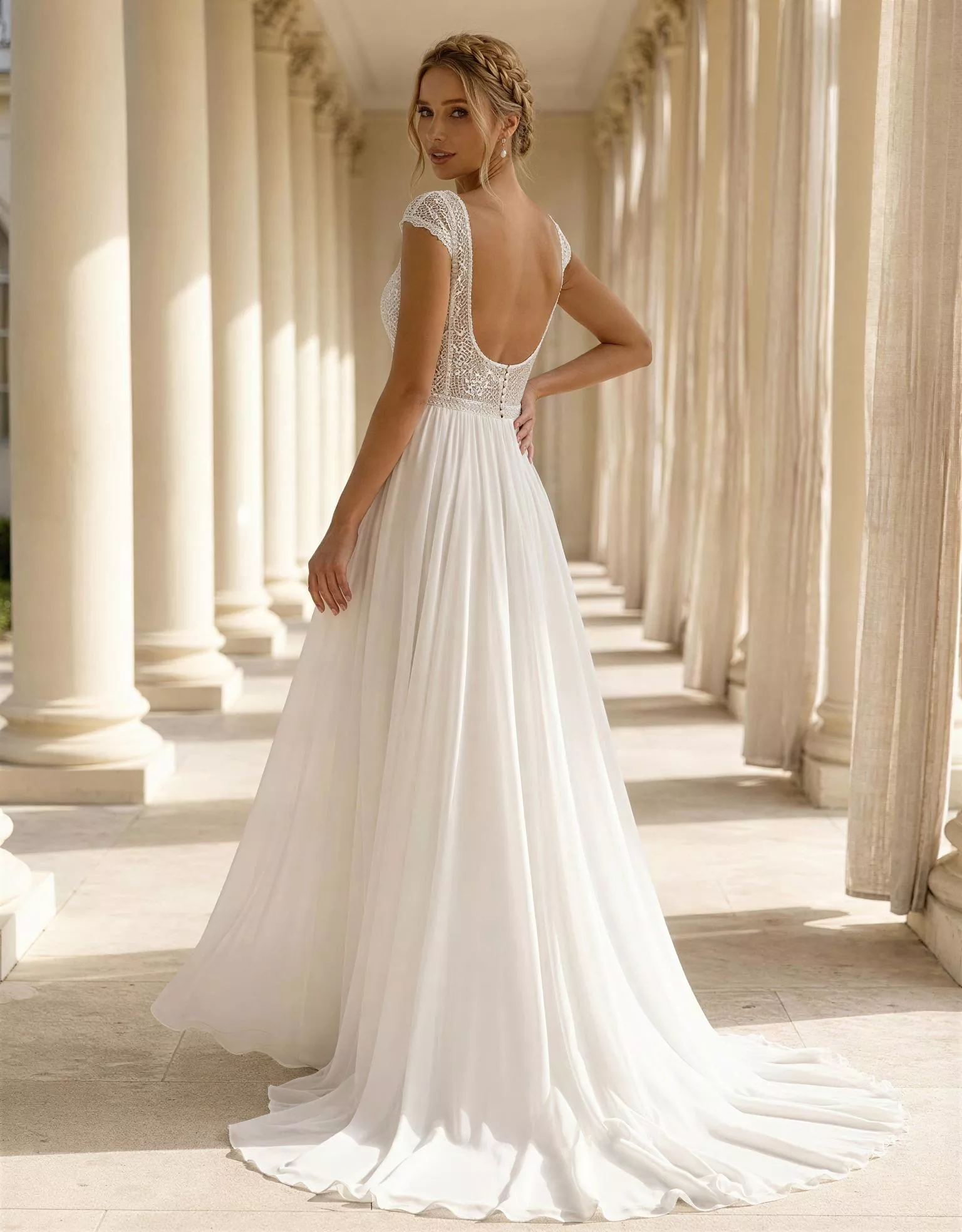 vestido-novia-londres-atelierboheme-encaje-escoteenv-espaldaenu-espalda-atelierdebodas