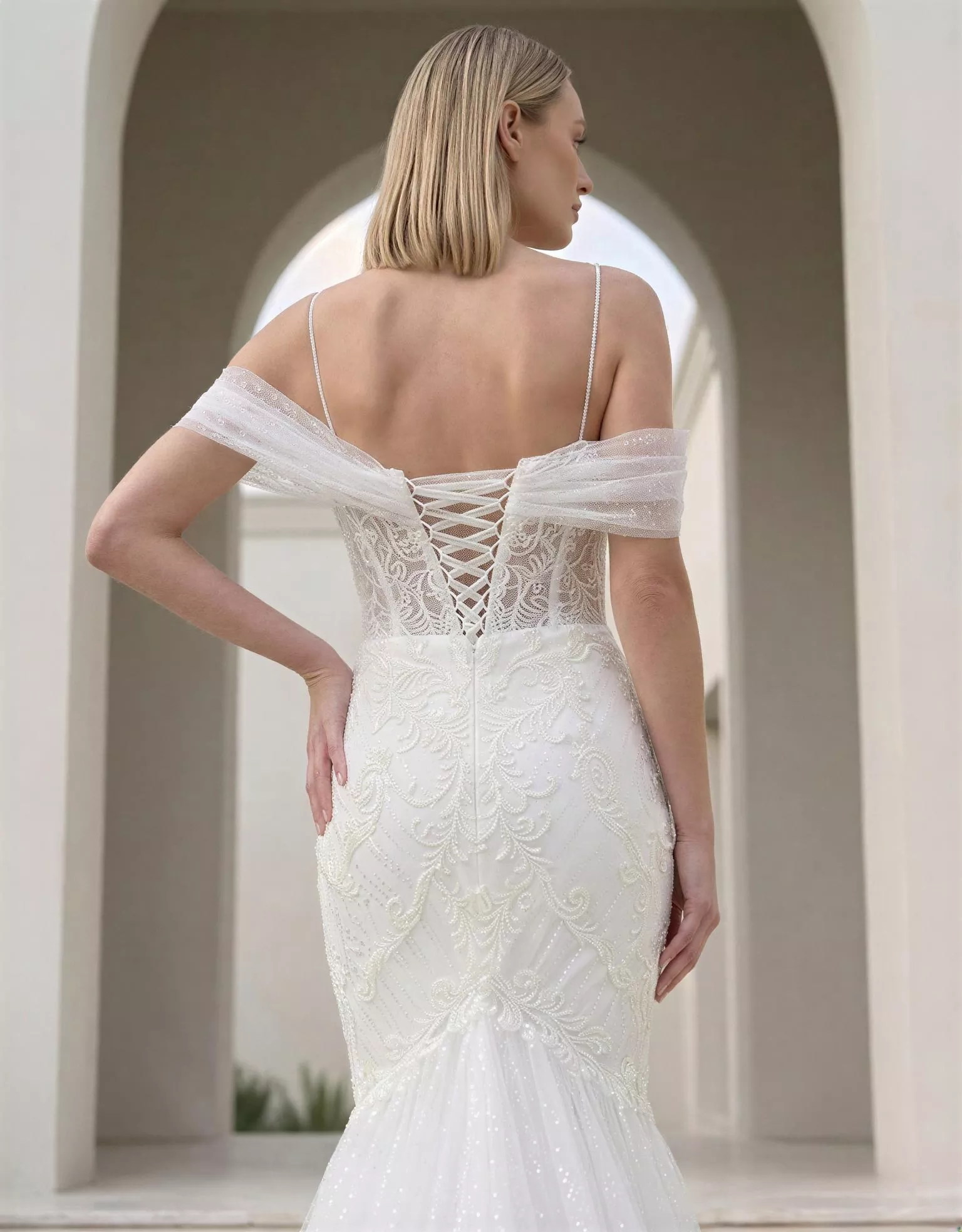 vestido-novia-lys-ateliercouture-encaje-escotecorazón-espaldacorsé-atelierdebodas