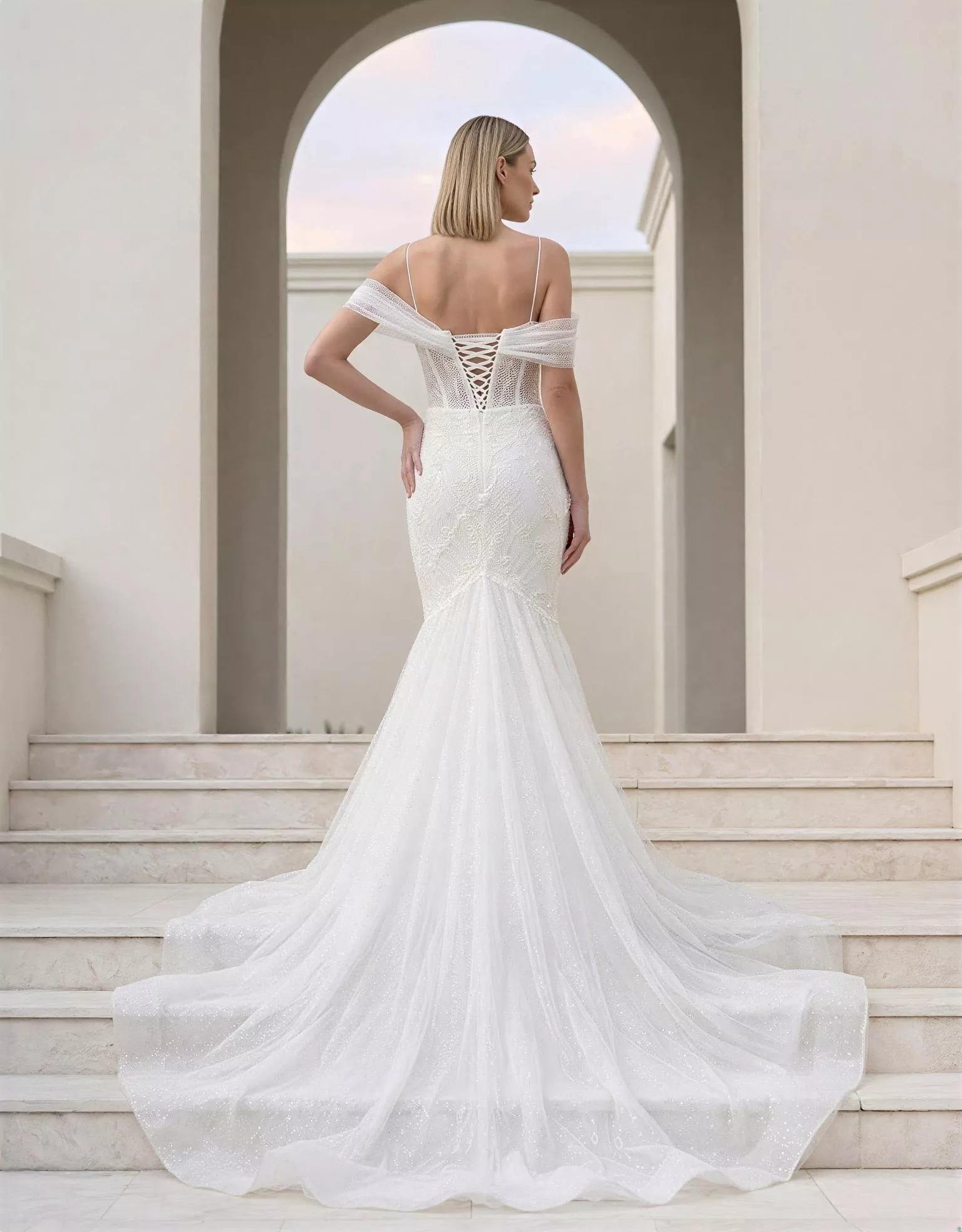 vestido-novia-lys-ateliercouture-encaje-escotecorazón-espaldacorsé-espalda-telierdebodas