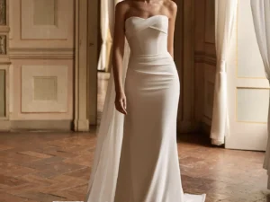 vestido-novia-malin-albertopalatchi-crepé-escotecorazón-espaldaenu-frente-atelierdebodas