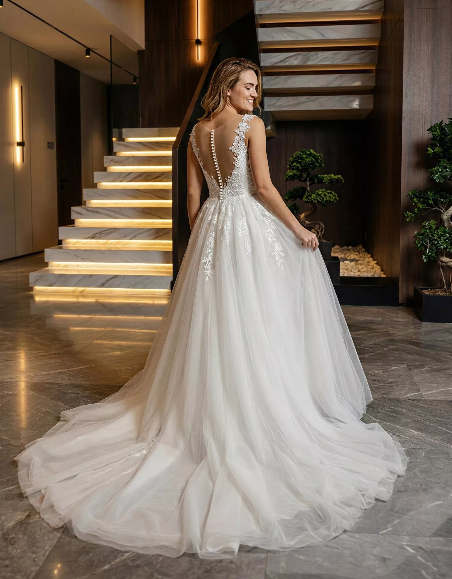 vestido-novia-tyra-atelierboheme-encaje-escoteenv-espaldacerrada-atelierdebodas