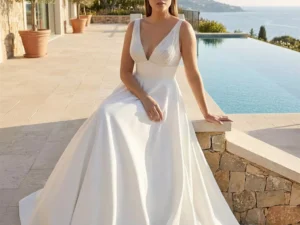 vestido-novia-vitorina-atelieressential-encaje-escoteenv-espaldarecta-editorial-atelierdebodas