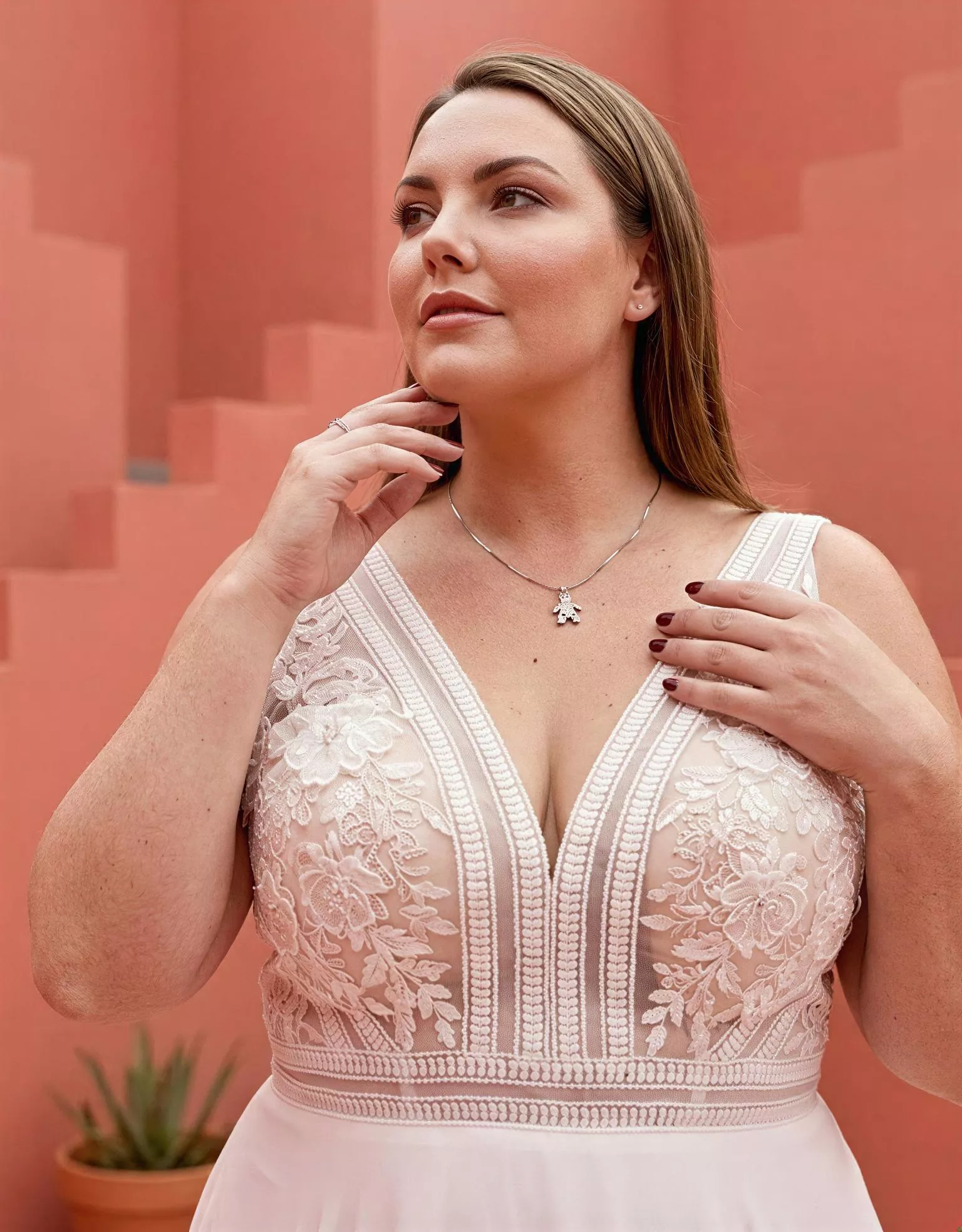 vestido-novia-yelphine-ateliermadonna-encaje-escoteenv-espaldaenu-detalle-atelierdebodas