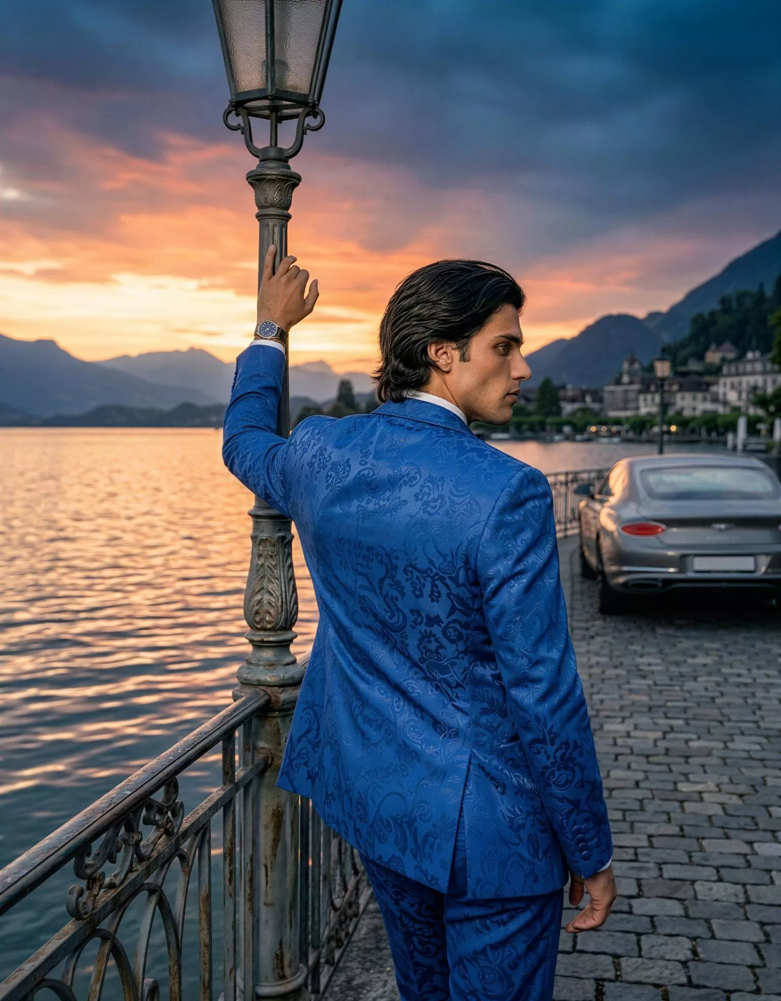 Traje de novio Gaspard, pose espalda, color azul Jacquard, esmoquin ceremonia, Atelier Masculini