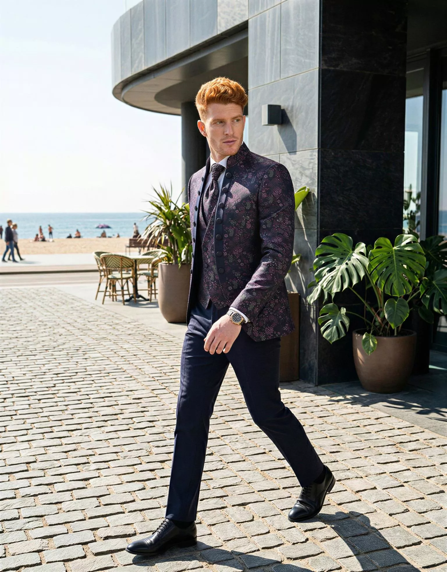 Traje de novio Narciso, pose caminando, cuello mao, azul marino floral,traje ceremonia, Atelier Masculini