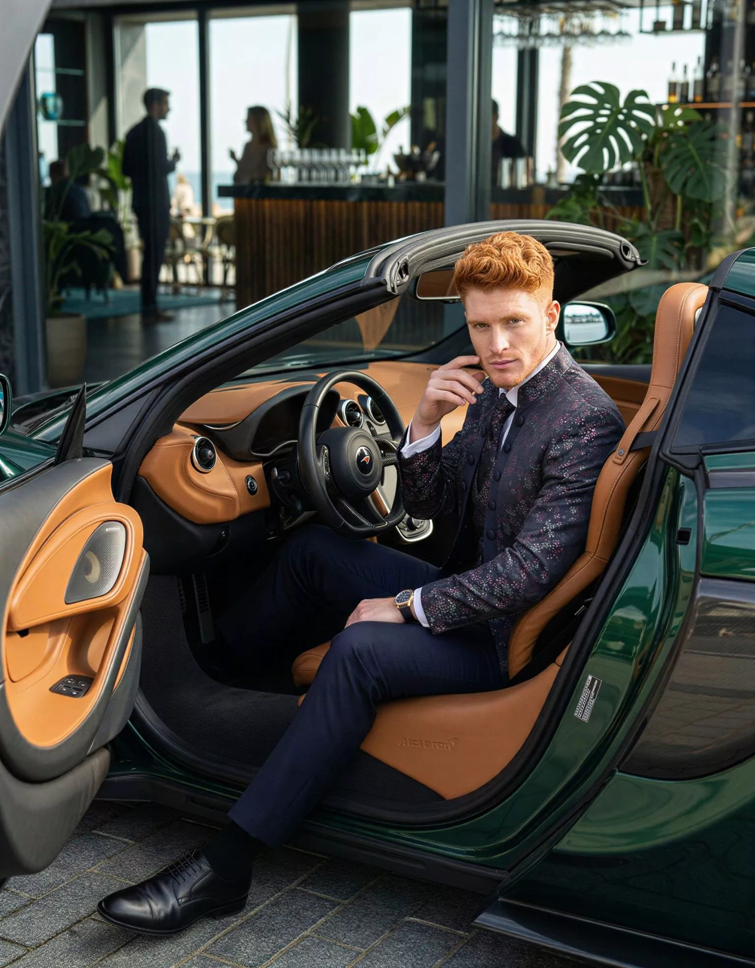 Traje de novio Narciso, pose coche, cuello mao, azul marino floral,traje ceremonia, Atelier Masculini