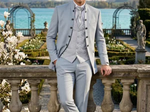 Traje de novio Percival, pose frontal, color azul celeste ,cuello mao, Atelier Masculini