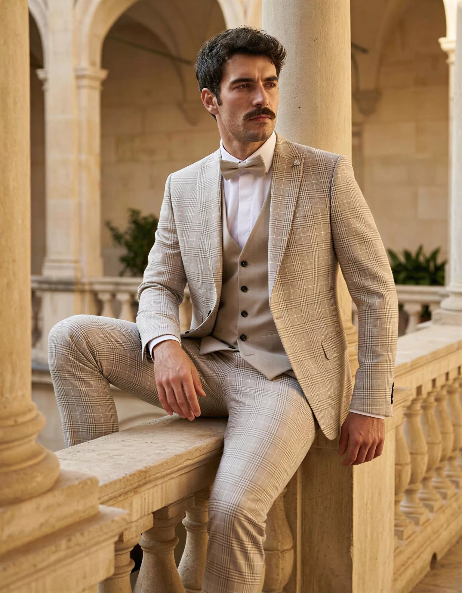 traje-novio-Bariseo-masculini-frente-atelierdebodas