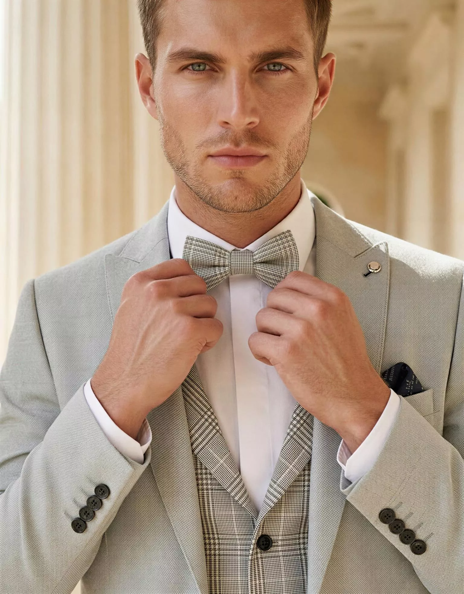 traje-novio-Bernard-masculini-detalle-atelierdebodas