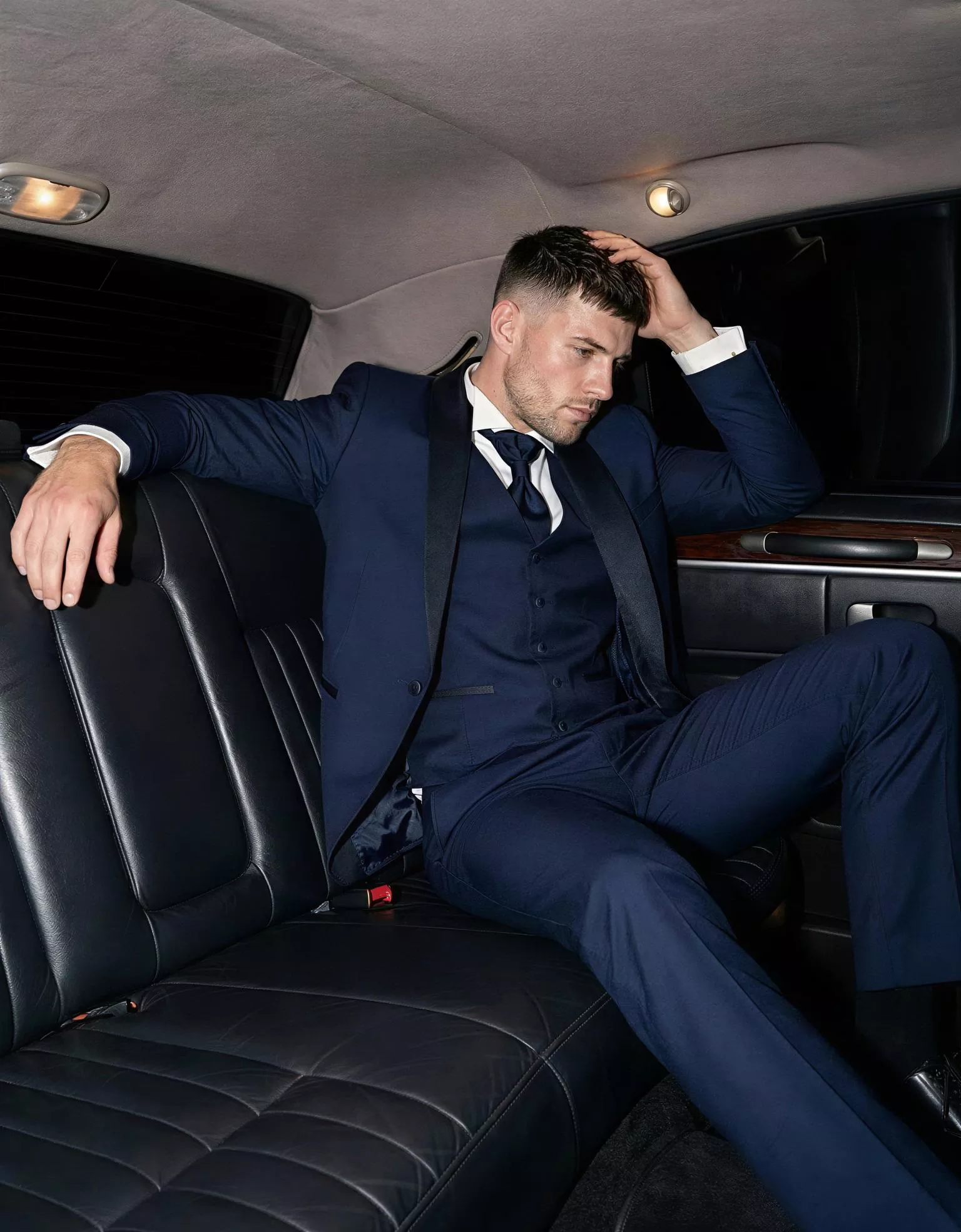 traje-novio-mayer-masculini-editorial-atelierdebodas