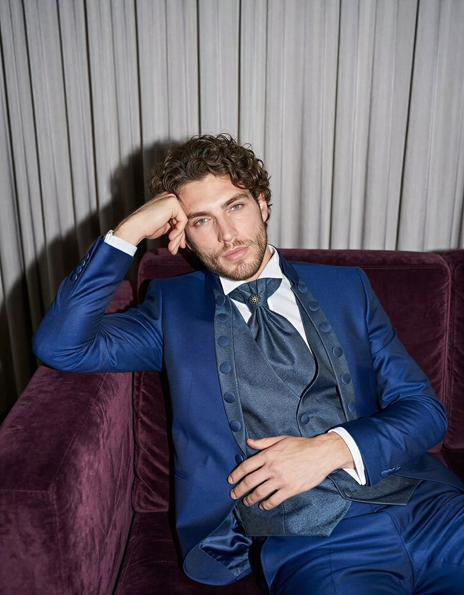 traje-novio-thatcher-masculini-detalle-atelierdebodas