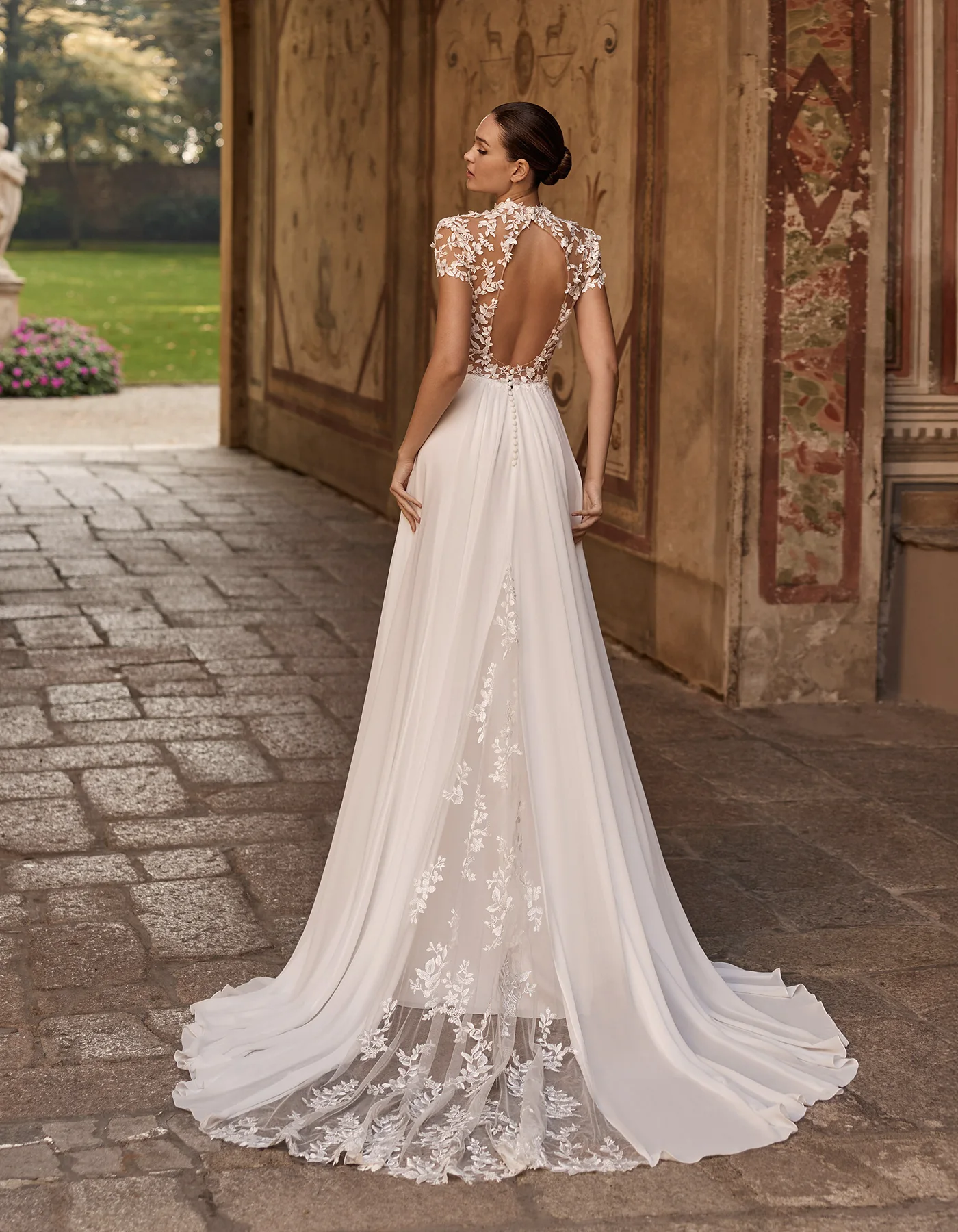 vestido-novia-faye-albertopalatchi-encaje-Ilusión-espaldaabierta-atelierdebodas