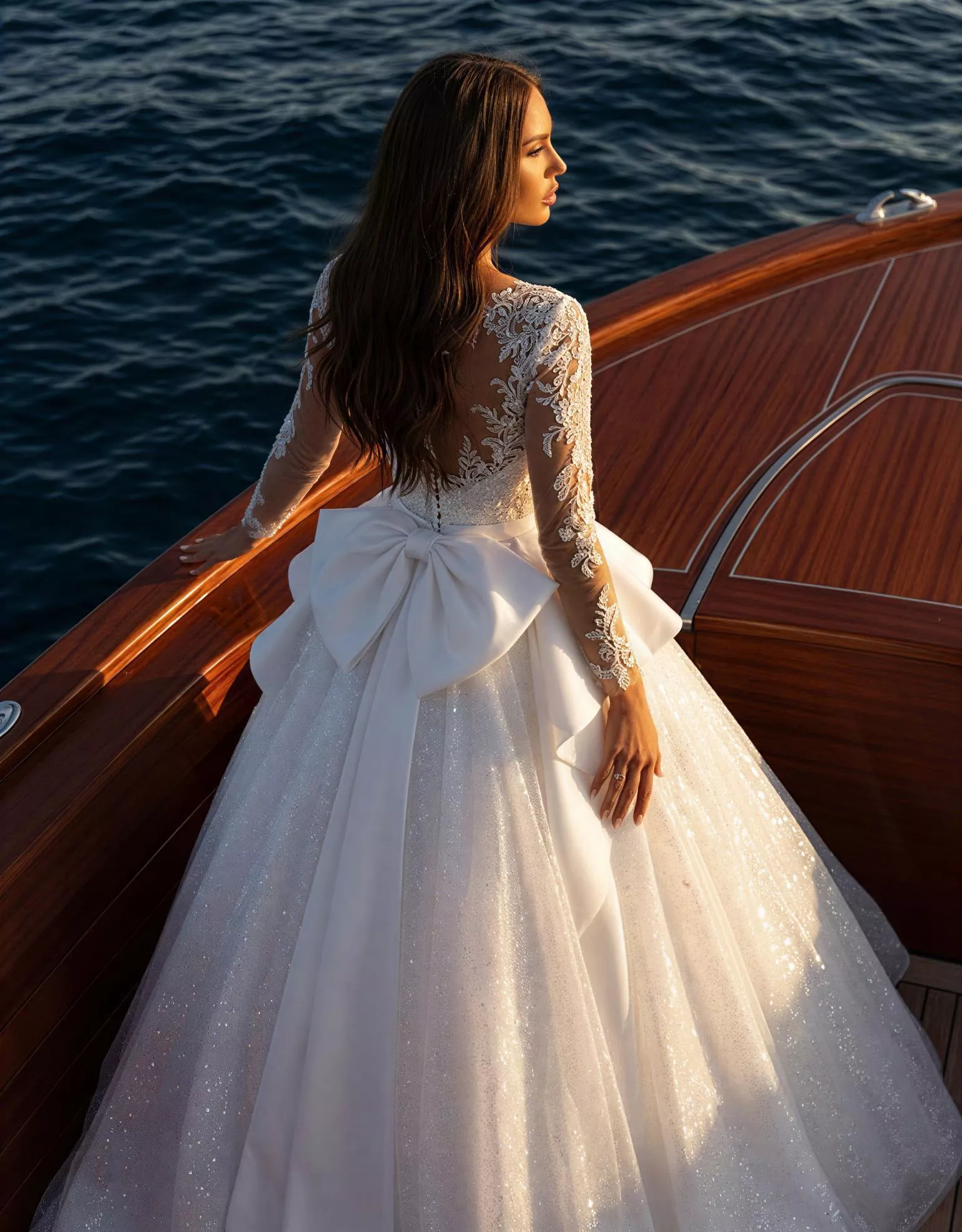 vestido-novia-lavigna-atelierromance-pedreria-escotecerrado-espaldacerrada-atelierdebodas