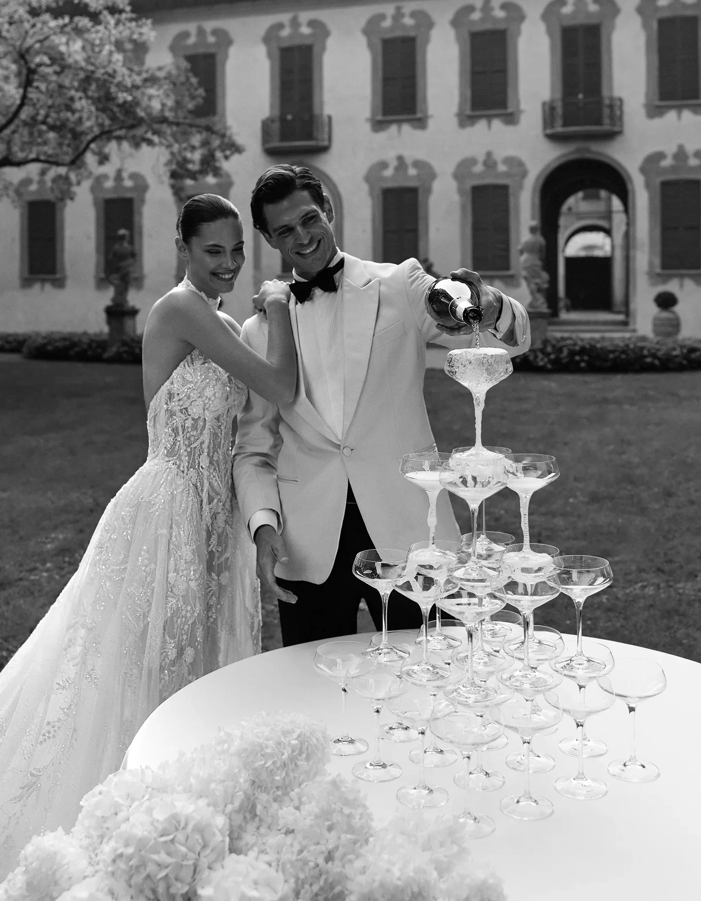 vestido-novia-solange-albertopalatchi-Encaje-escotehalter-espaldaenv-boda-atelierdebodas