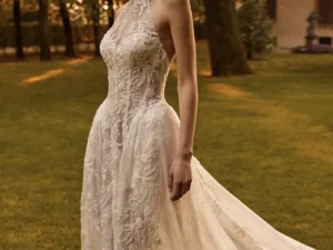 vestido-novia-solange-albertopalatchi-Encaje-escotehalter-espaldaenv-detalle-atelierdebodas
