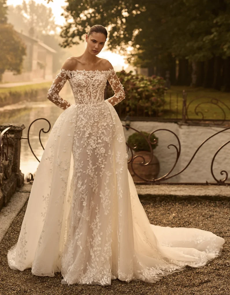 vestido-novia-zaz-albertopalatchi-Encaje-escotepalabradehonor-espaldailusión-frente-atelierdebodas