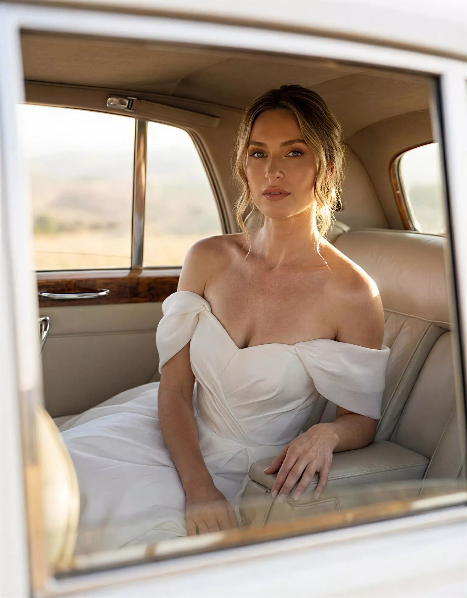 vestido-novia-deneva-atelierromance-crepé-escotecorazón-espaldacorsé-editorial-atelierdebodas