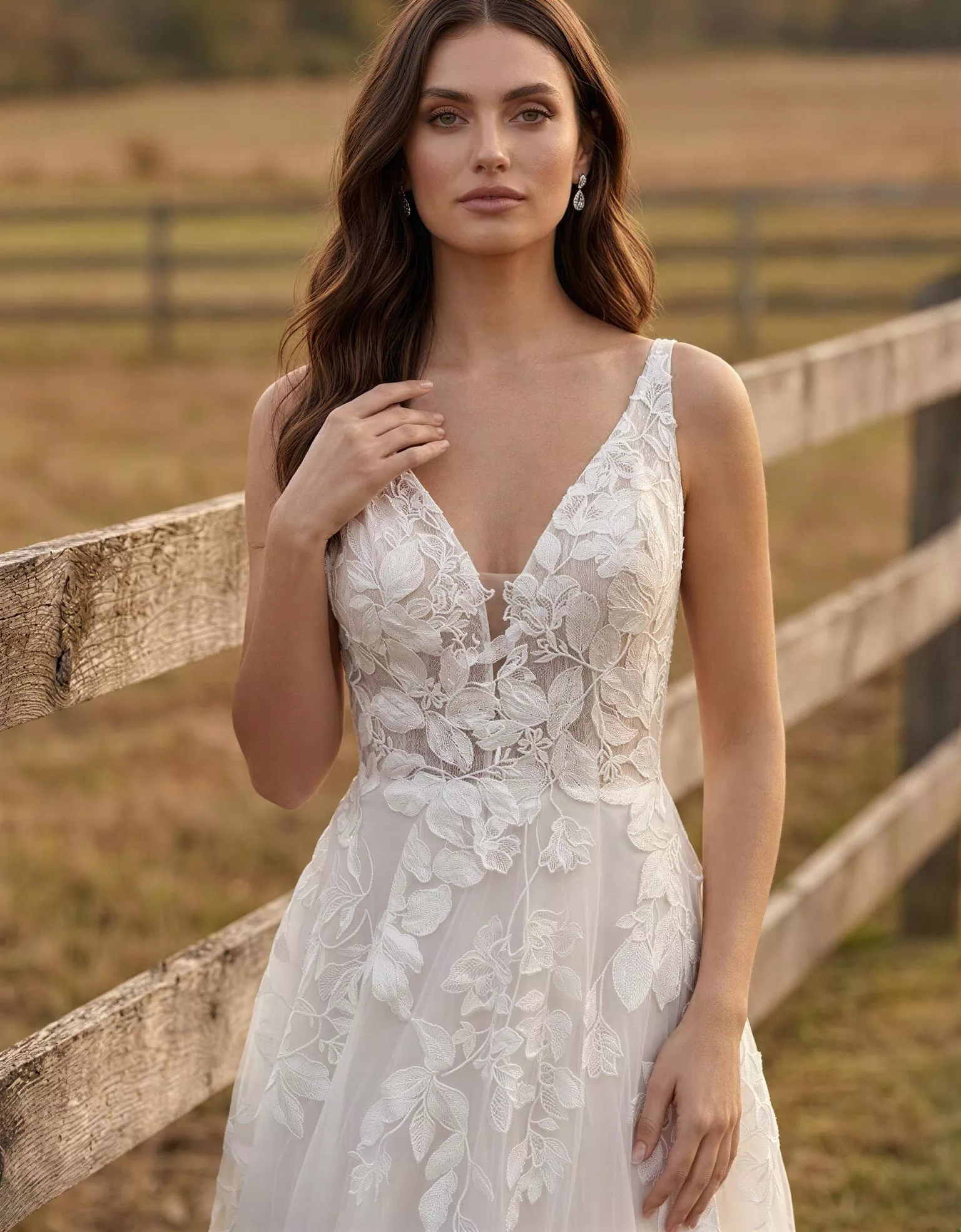 vestido-novia-halle-atelierromance-encaje-escoteenv-espaldaenv-detalle-atelierdebodas