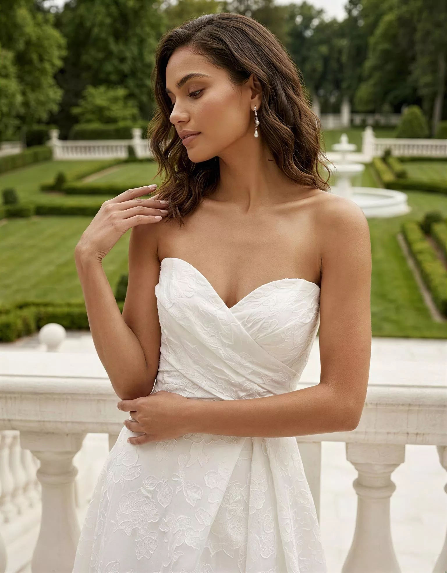 vestido-novia-haviel-atelierboheme-crepé-escotecorazón-espaldaenv-detalle-atelierdebodas