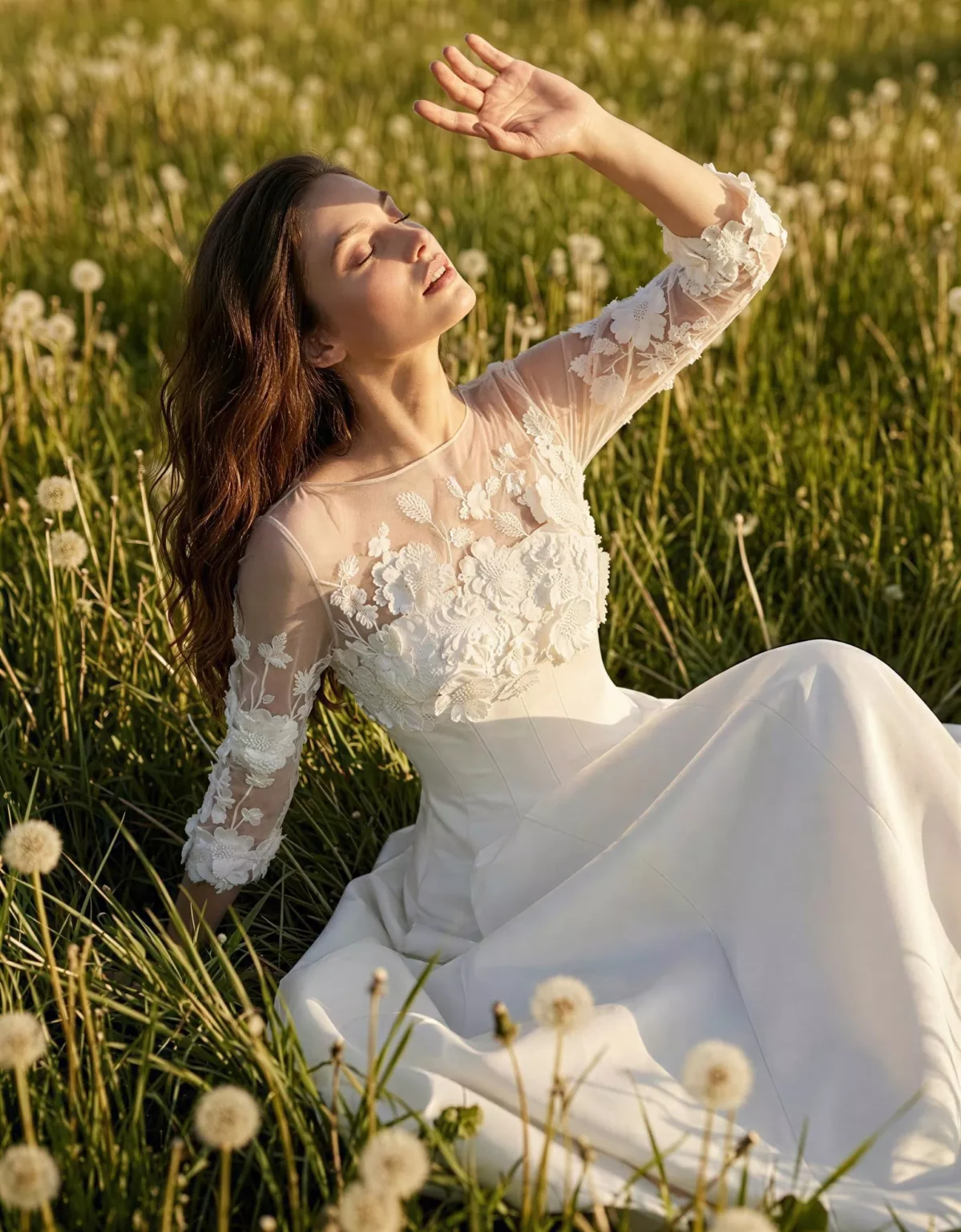 vestido-novia-hecate-atelierromance-encaje-escotecerrado-espaldaenv-editorial-atelierdebodas