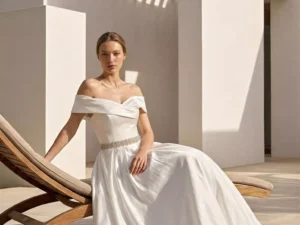 vestido-novia-holyoke-atelierromance-crepé-escoterecto-espaldarecta-editorial-atelierdebodas