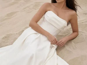 vestido-novia-hymariel-atelierboheme-crepé-escoterecto-espaldarecta-frente-atelierdebodas