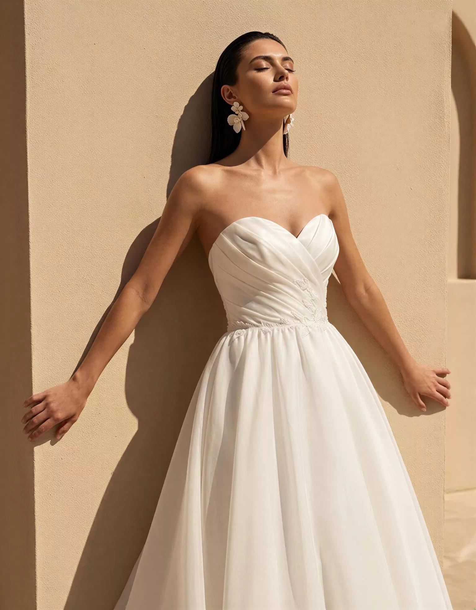 vestido-novia-oprah-atelierromance-encaje-escotecoazón-espaldacorsé-frente-atelierdebodas